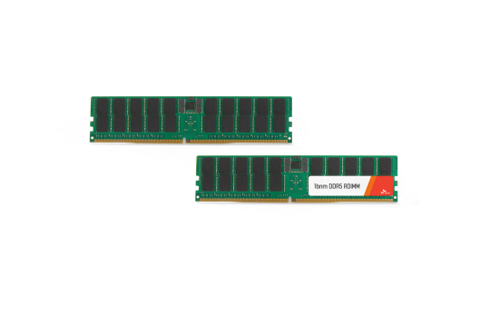SK하이닉스 1b DDR5 서버용 64GB D램 모듈. SK하이닉스 제공